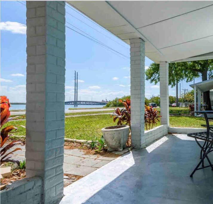 The Pink Oasis Waterfront 1 Bed Apt Tampa Exterior foto