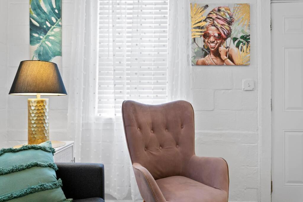 The Pink Oasis Waterfront 1 Bed Apt Tampa Exterior foto