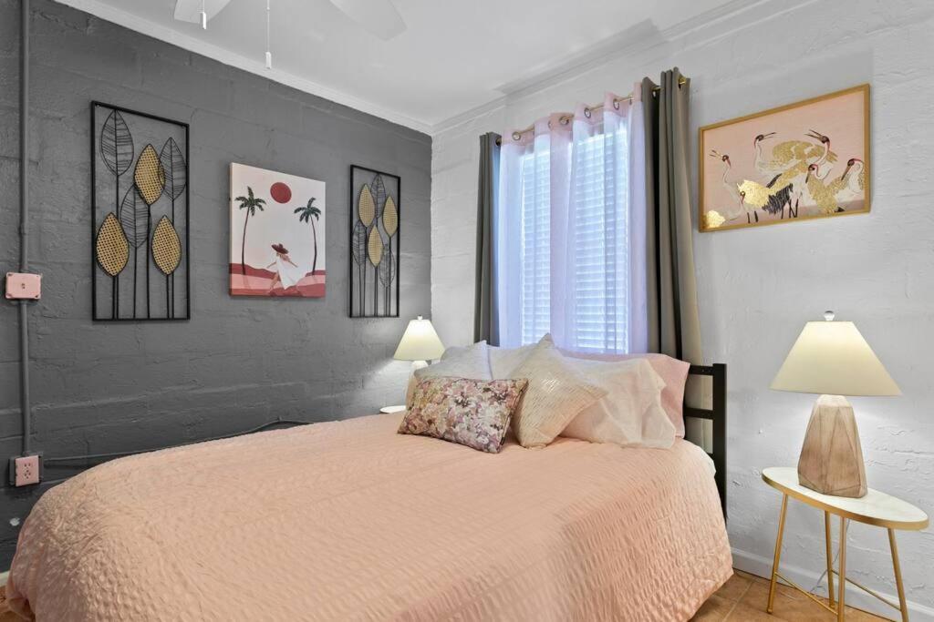 The Pink Oasis Waterfront 1 Bed Apt Tampa Exterior foto