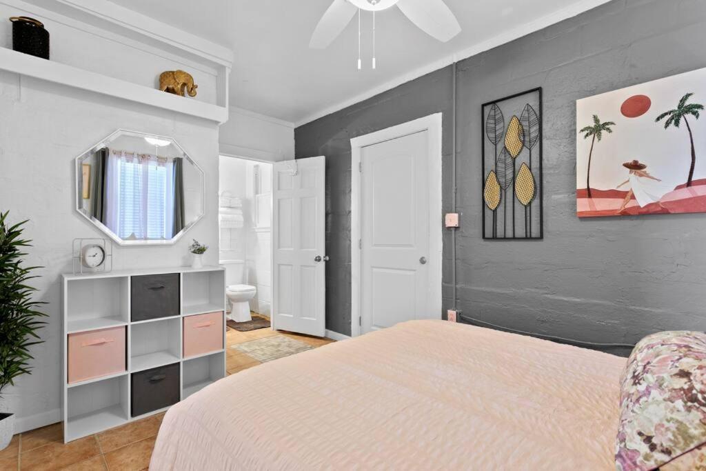 The Pink Oasis Waterfront 1 Bed Apt Tampa Exterior foto